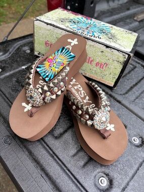 Gypsy Soule Brown Flipflop Sandals - NWT